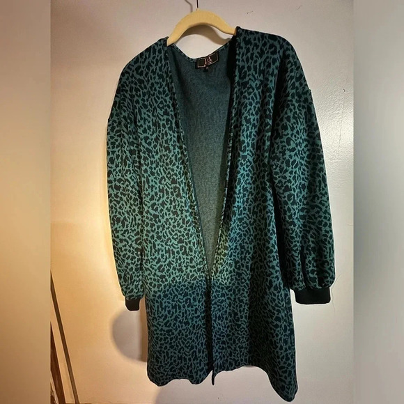 Lucky and‎ blessed women’s teal black leopard print oversized long cardigan M - Picture 1 of 3